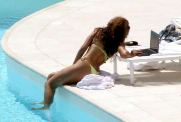 Beyonce Knowles/1181889769_1180492239_2.jpg