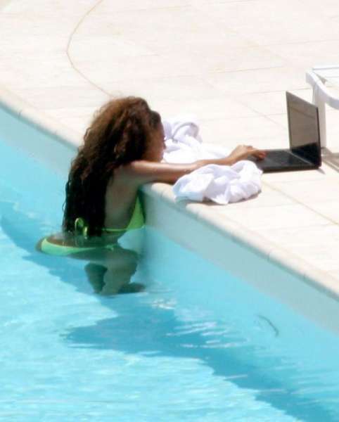 Beyonce Knowles/1181889769_1180492239_5.jpg